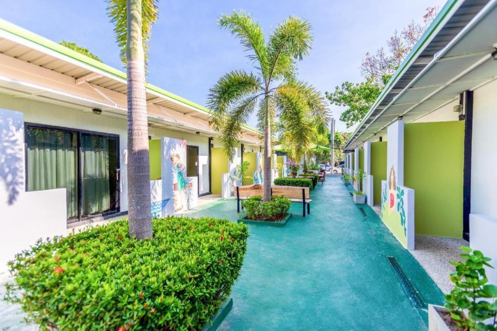 Oyo 450 Rawai Studios Resort Экстерьер фото