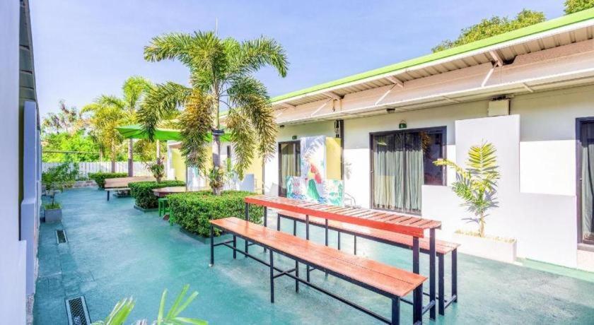 Oyo 450 Rawai Studios Resort Экстерьер фото