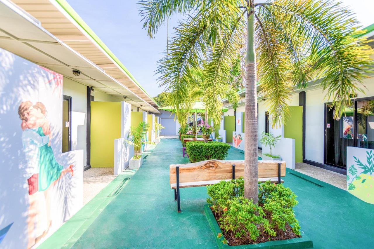 Oyo 450 Rawai Studios Resort Экстерьер фото